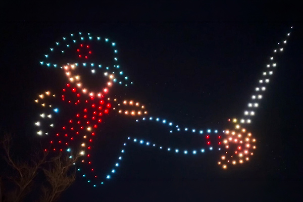 Drone Show - Dots of light create a Revolutionary War hero wearing a tricorn hat and brandishing a sword