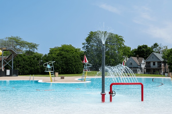 Pelican Cove water features