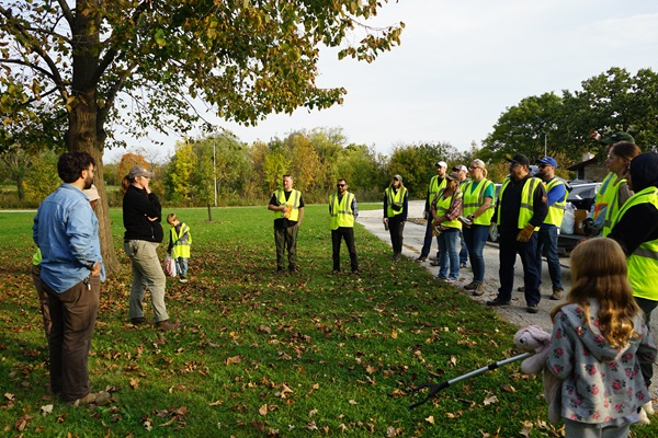corporate group volunteering